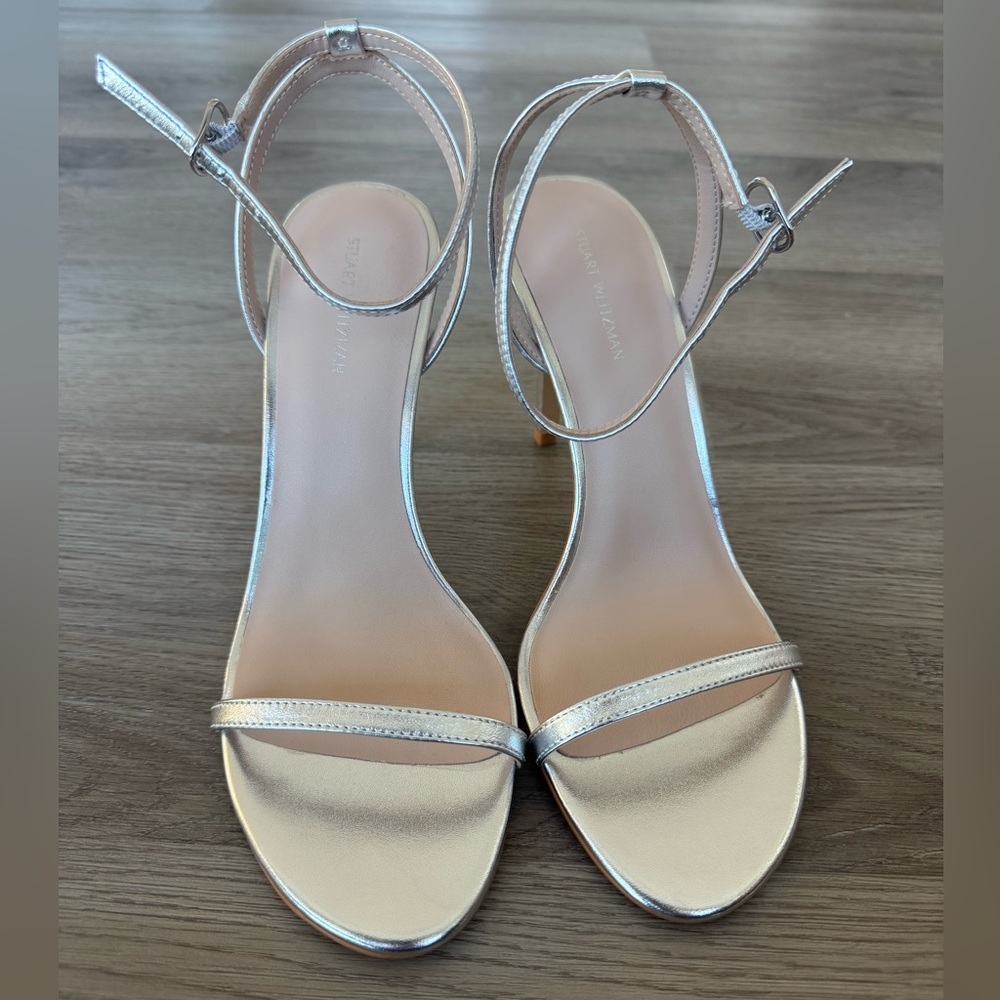 Stuart Weitzman Dancer 95 Sandal in Metallic Silver